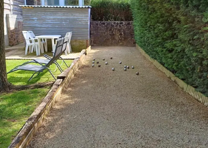 Nyaraló L'evasion Thudinienne, Et Thuin