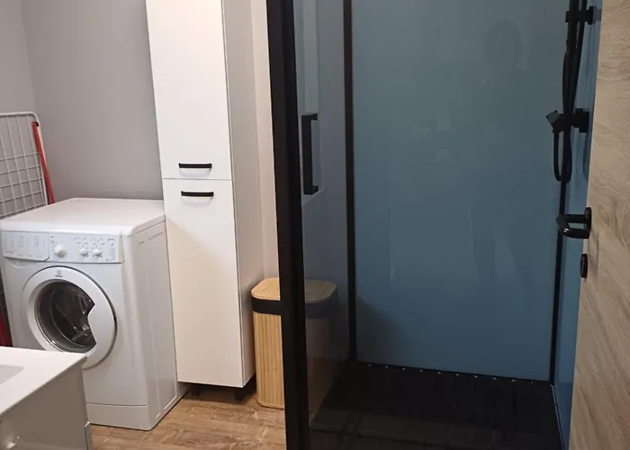 L'evasion Thudinienne, Et Nyaraló Thuin